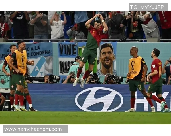 21世纪初足球明星的辉煌岁月与传奇故事回顾